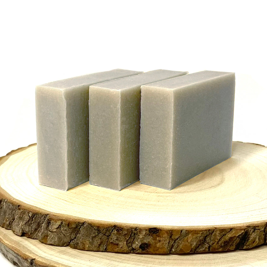 Exfoliante · 3 Jabones Artesanales de Piedra Pómez y Aceite de Oliva · 75 gr.
